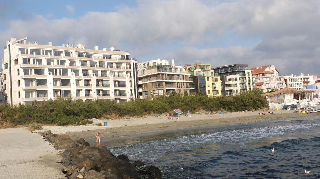 Golden Sea View Apartments Pomorie Exteriör bild