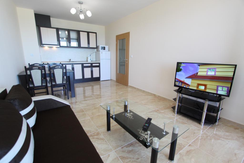 Golden Sea View Apartments Pomorie Exteriör bild