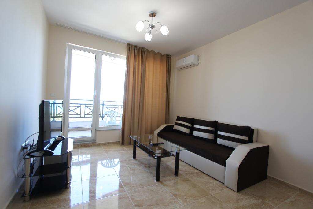 Golden Sea View Apartments Pomorie Exteriör bild