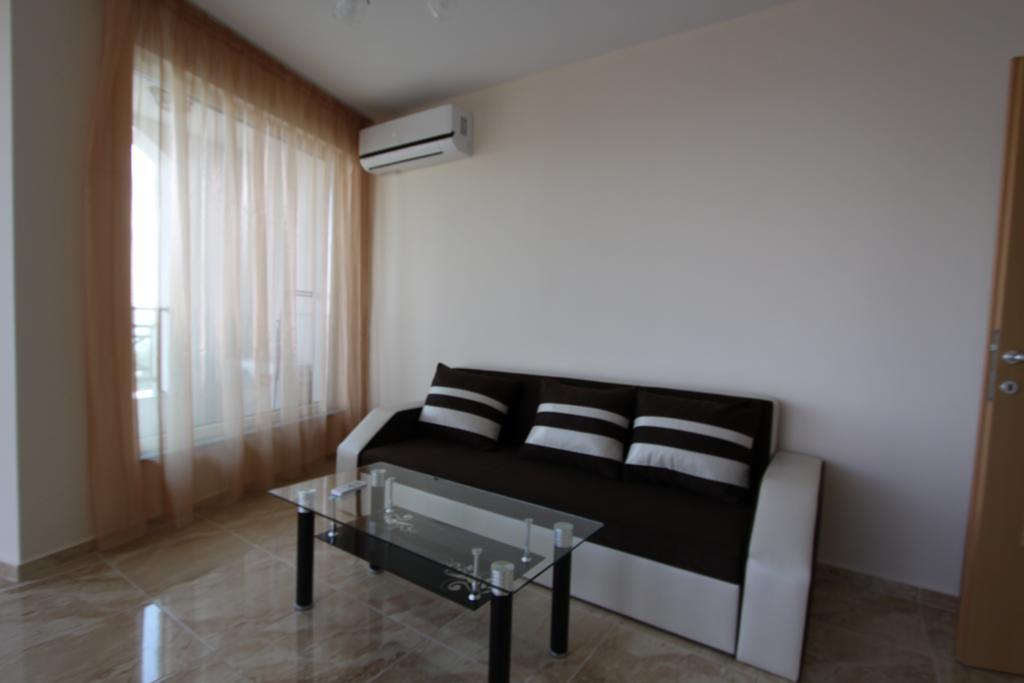 Golden Sea View Apartments Pomorie Exteriör bild