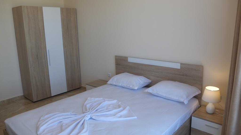 Golden Sea View Apartments Pomorie Exteriör bild