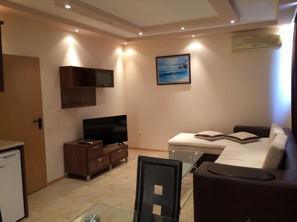 Golden Sea View Apartments Pomorie Exteriör bild