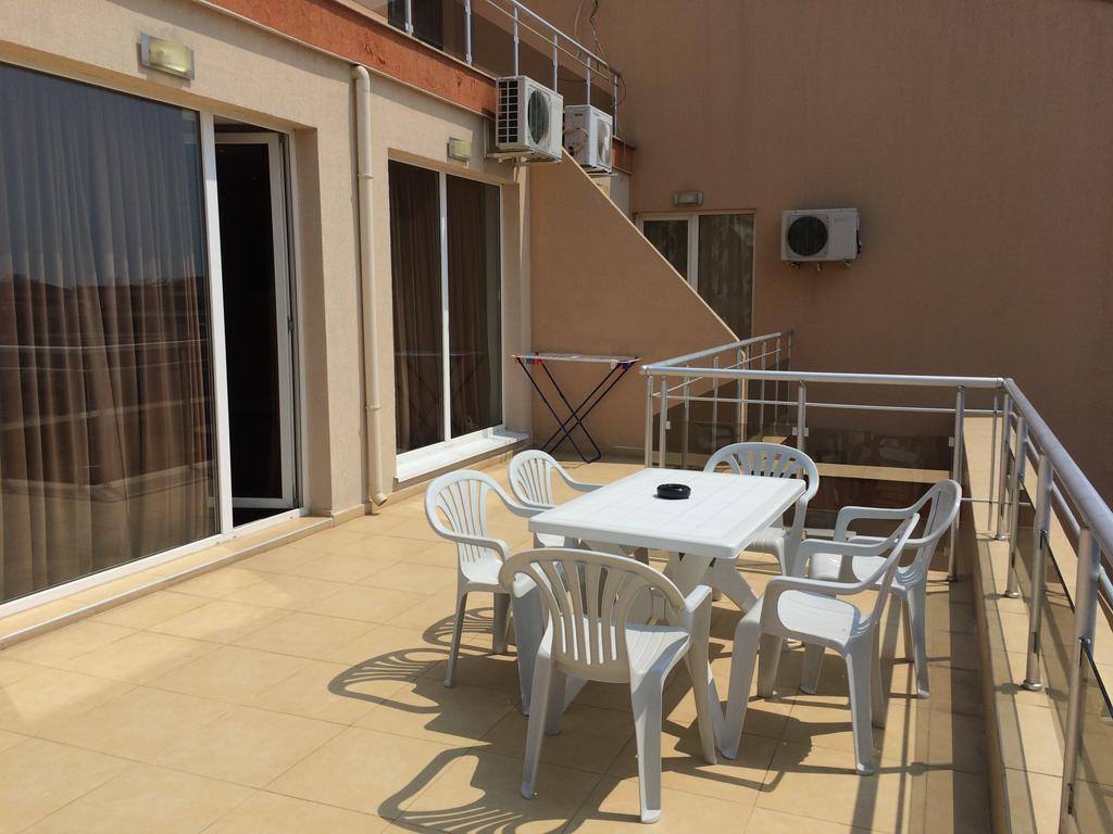 Golden Sea View Apartments Pomorie Exteriör bild