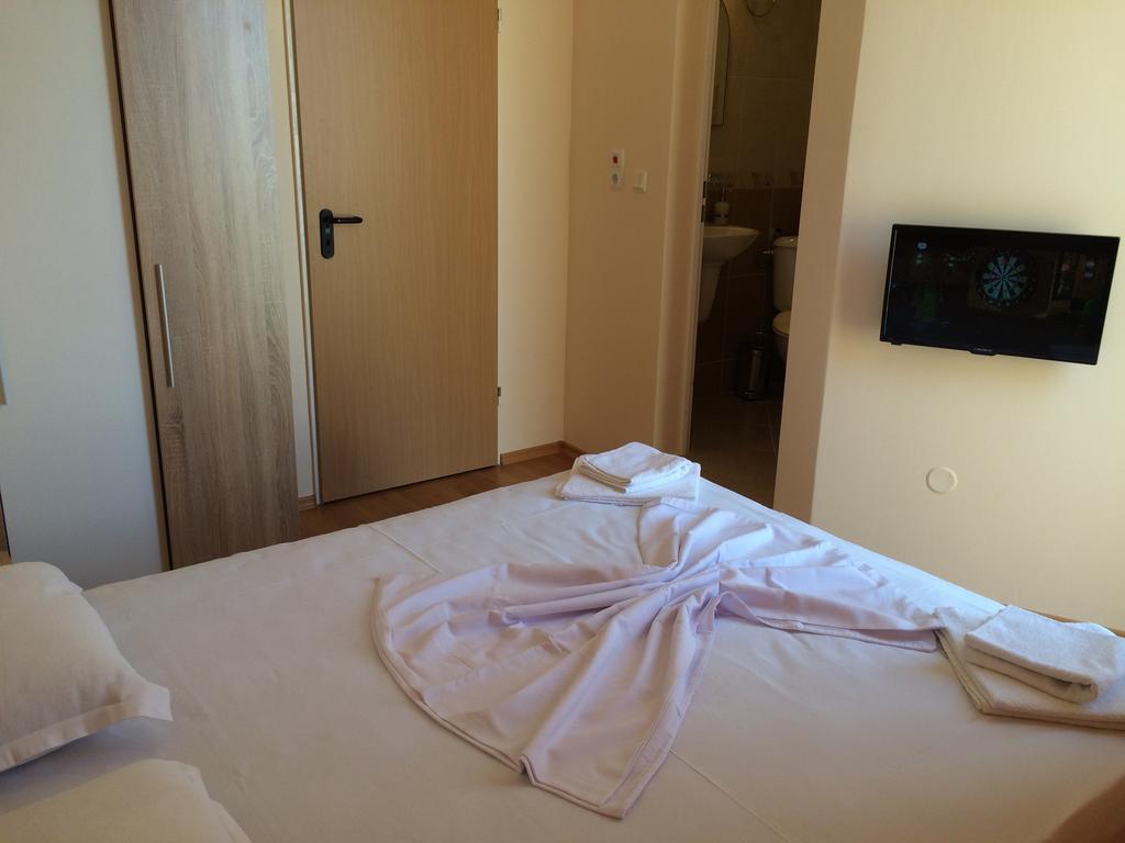 Golden Sea View Apartments Pomorie Exteriör bild