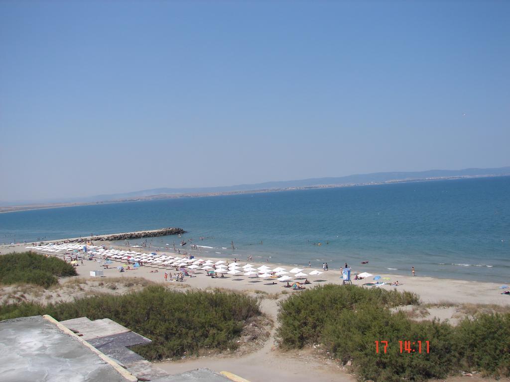 Golden Sea View Apartments Pomorie Exteriör bild