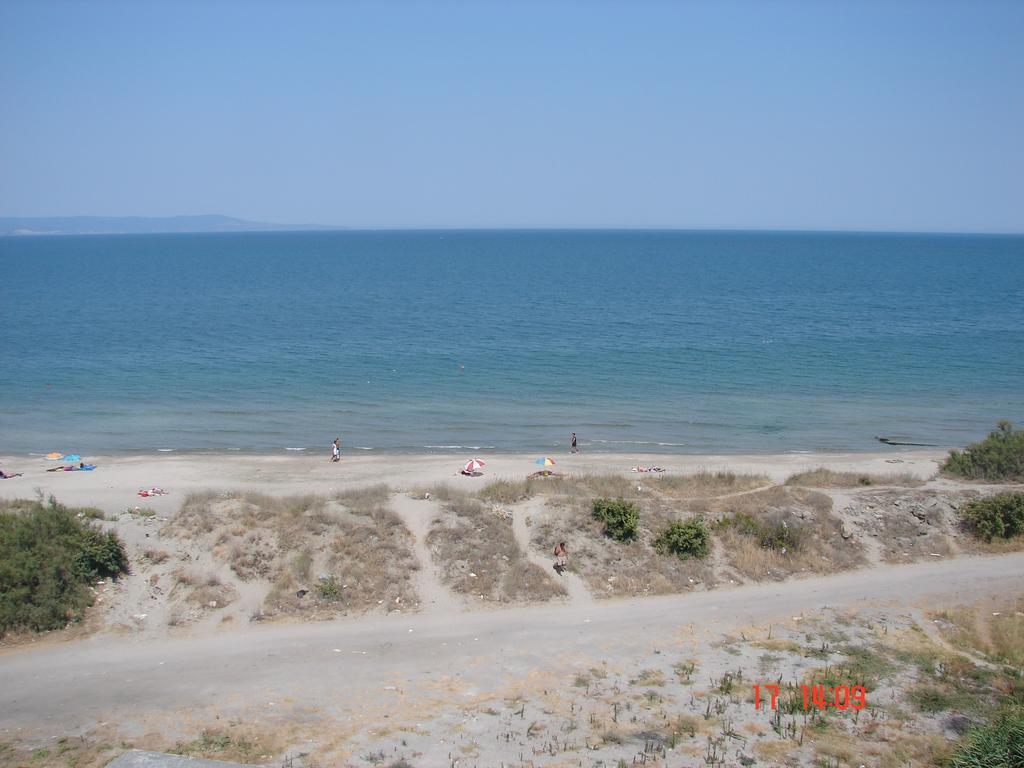 Golden Sea View Apartments Pomorie Exteriör bild