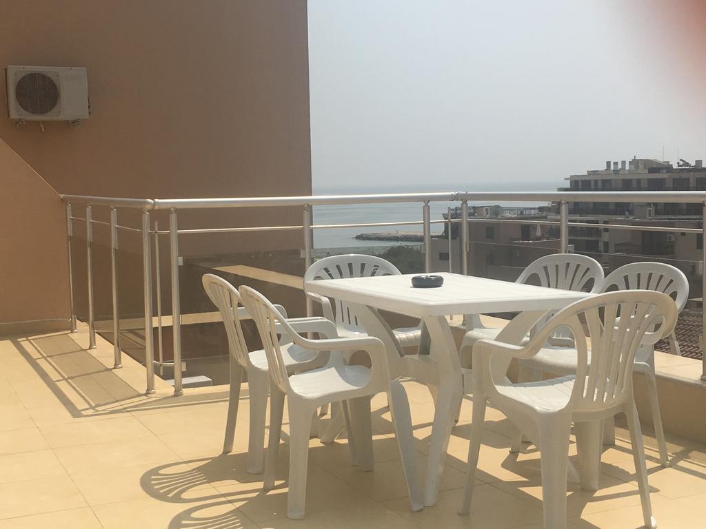 Golden Sea View Apartments Pomorie Exteriör bild