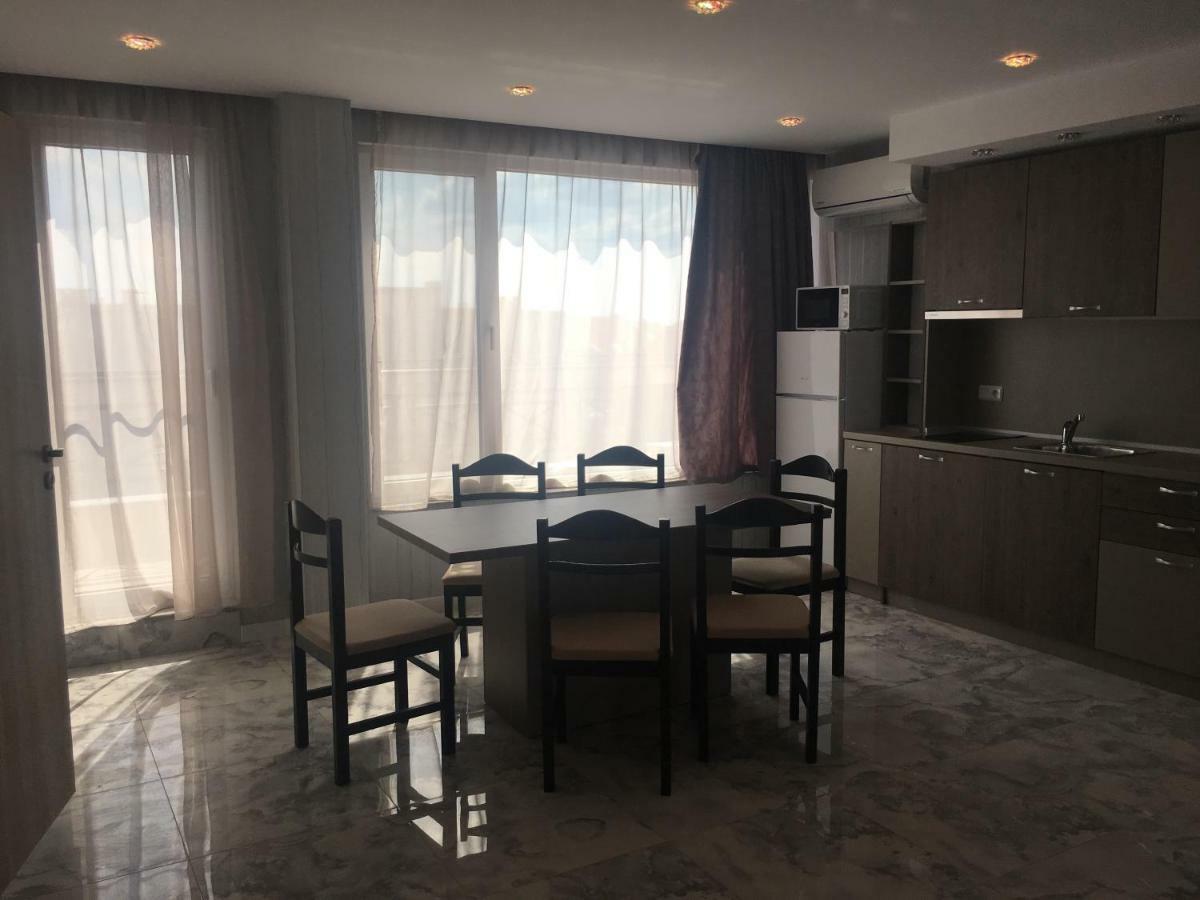 Golden Sea View Apartments Pomorie Exteriör bild